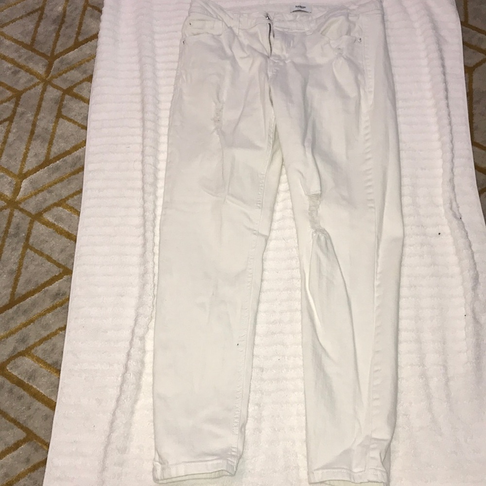 Kenzie tattered white jeans